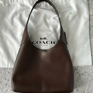 Coach • Brooklyn Shoulder Bag 28 in Maple！